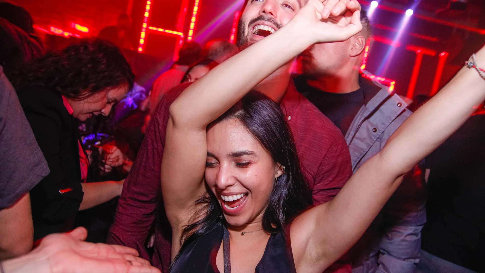 El minuto exacto en que una fiesta se convierte en una buena fiesta
